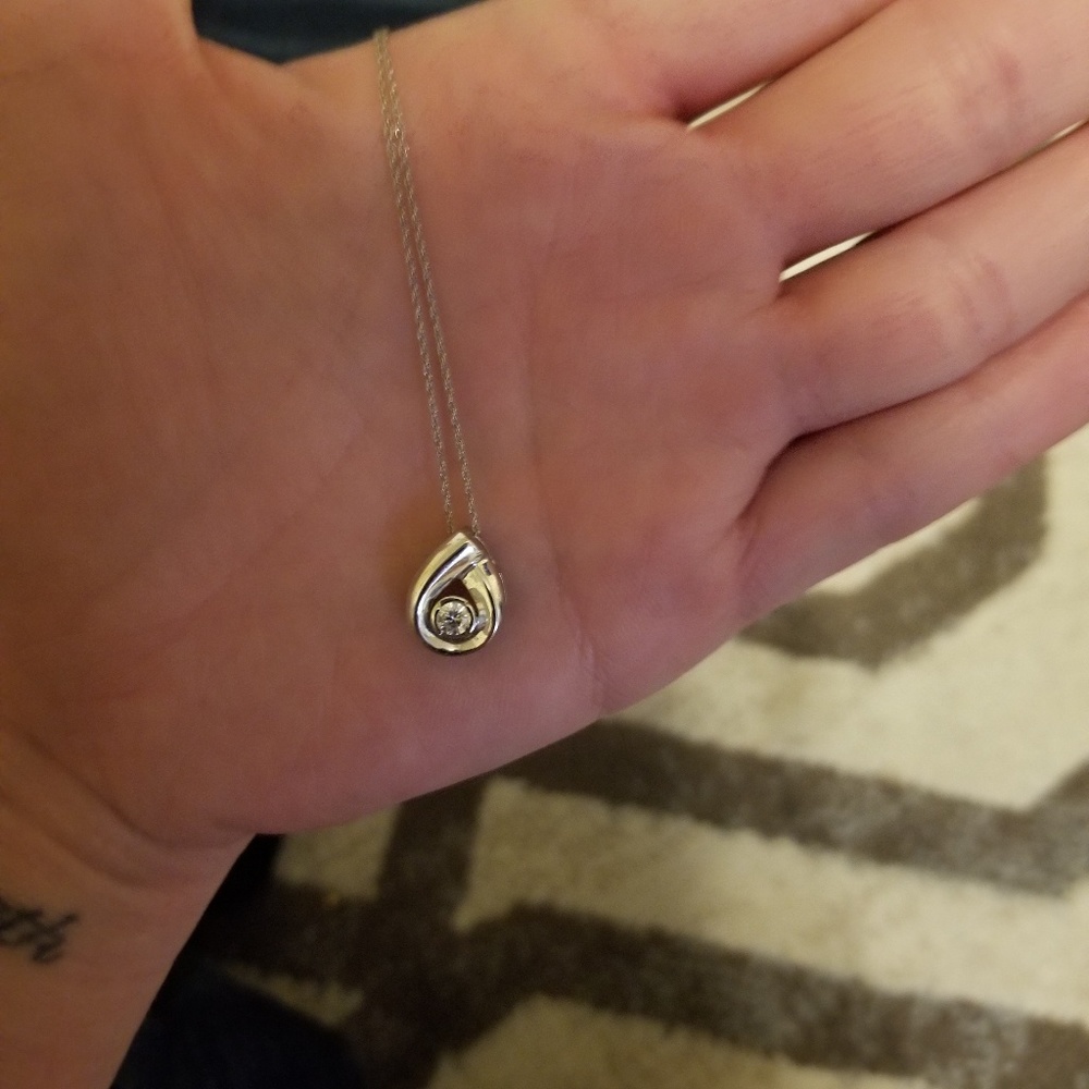 14kt diamond necklace